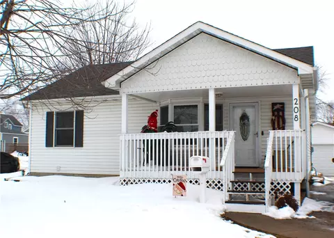 208 N Main St, Madrid, IA 50156