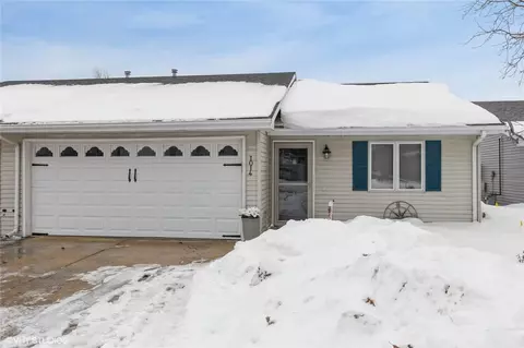 1014 E 10th St S, Newton, IA 50208