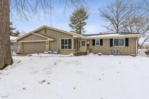 925 31st St, West Des Moines, IA 50265