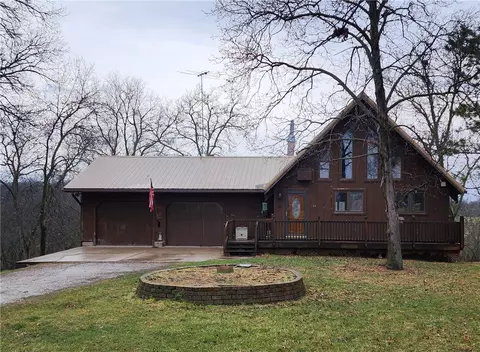 1134 Illinois Dr, Knoxville, IA 50138
