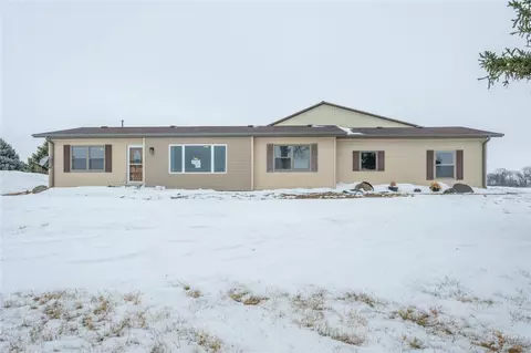 30994 610th Ave, Cambridge, IA 50046