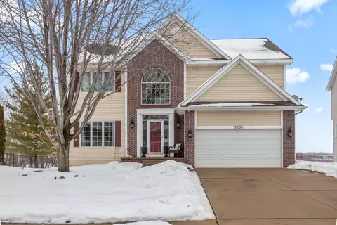 9035 Lenham Dr, Johnston, IA 50131