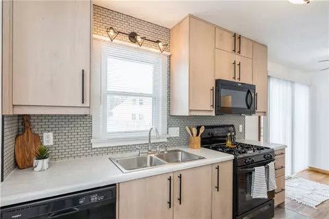 2500 Arthur Ave, Des Moines, IA 50317