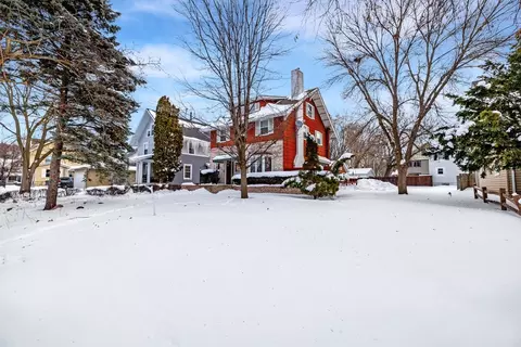 1069 35th St, Des Moines, IA 50311
