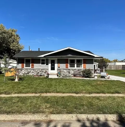 111 9th St SE, Altoona, IA 50009