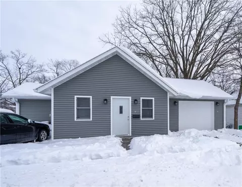 709 S 2nd St, Knoxville, IA 50138