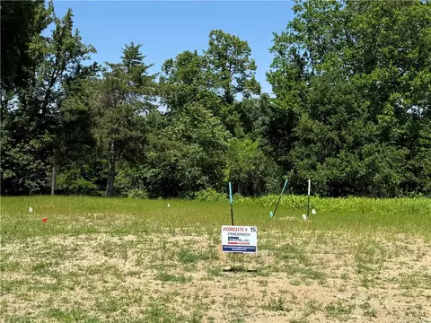 813 Academy Cir, Nevada, IA 50201