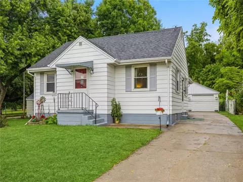 2945 Hubbell Ave, Des Moines, IA 50317