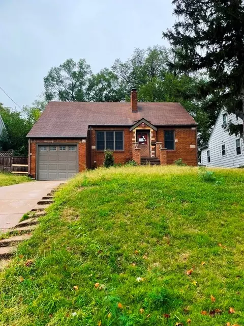 4018 12th St, Des Moines, IA 50313