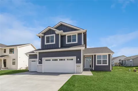 2775 SE Florence Dr, Waukee, IA 50263