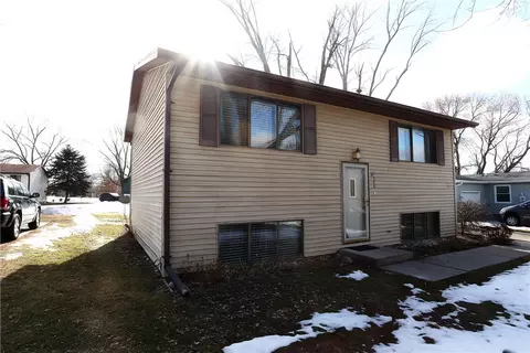 908 College St, Boone, IA 50036