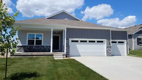 25099 Eagle Vista Dr, Adel, IA 50003