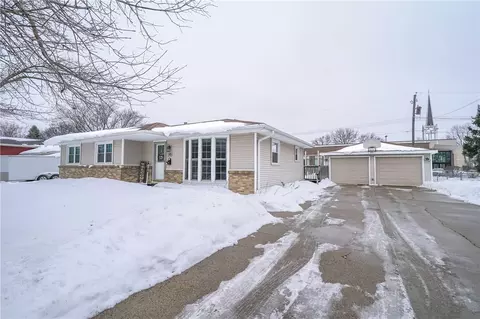 310 SE 12th St, Ankeny, IA 50021