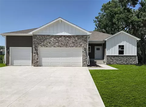 4705 172nd Way, Urbandale, IA 50323