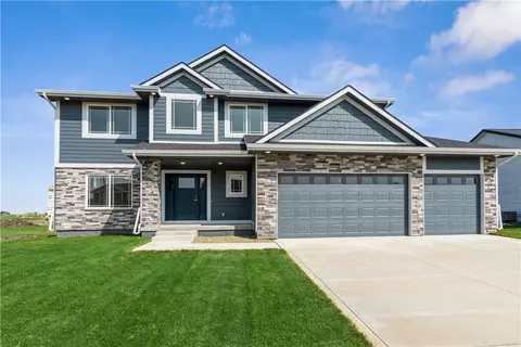 115 NW Hidden Knl, Waukee, IA 50263