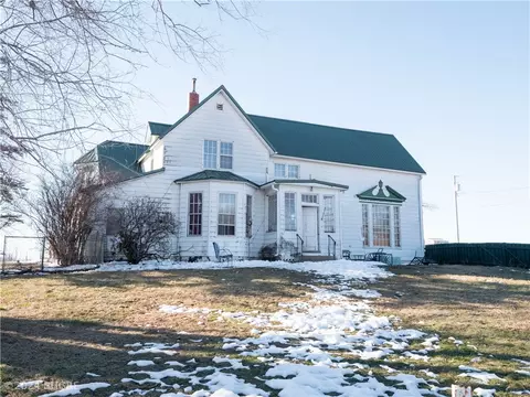 727 N Front St, Humeston, IA 50123