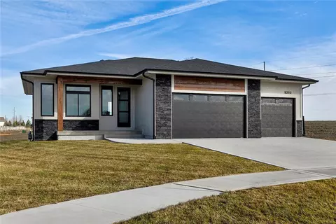 14201 Catalpa Dr, Urbandale, IA 50323