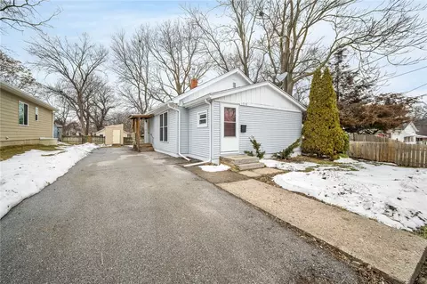 1710 21st St, Des Moines, IA 50310