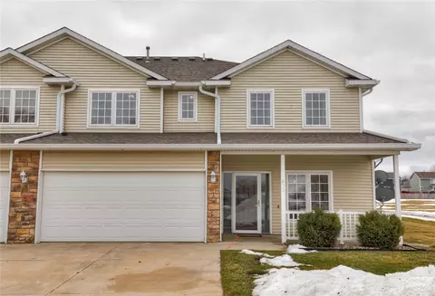 830 Red Hawk Way SE, Altoona, IA 50009