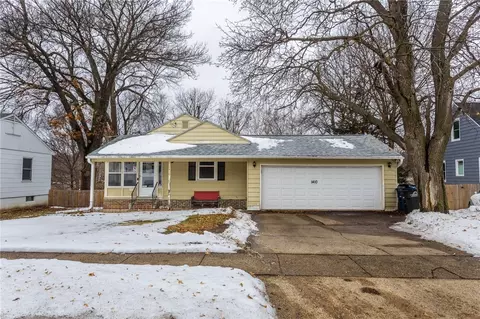 1410 60th St, Des Moines, IA 50311