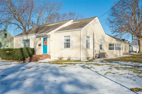 5901 College Ave, Des Moines, IA 50322