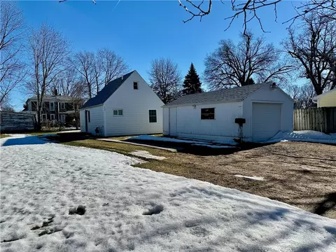 410 W 4 12 St S, Newton, IA 50208
