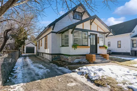 3115 E 8th St, Des Moines, IA 50316