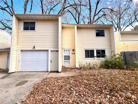 3442 Southdale Dr, Ames, IA 50010