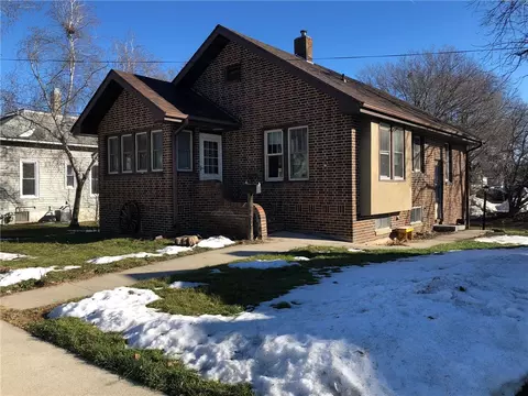 400 W 2nd St S, Newton, IA 50208