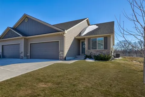 1414 NE Falstaff Ln, Ankeny, IA 50021