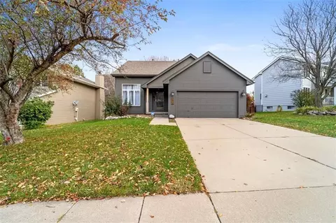 4815 Wistful Vista Dr, West Des Moines, IA 50265