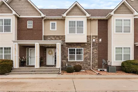 205 63rd St #20104, West Des Moines, IA 50266