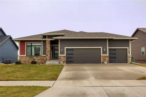 1208 SW 7th St, Grimes, IA 50111