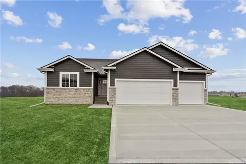 25055 Eagle Vista Dr, Adel, IA 50003