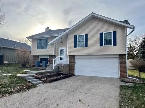 4028 79th St, Urbandale, IA 50322