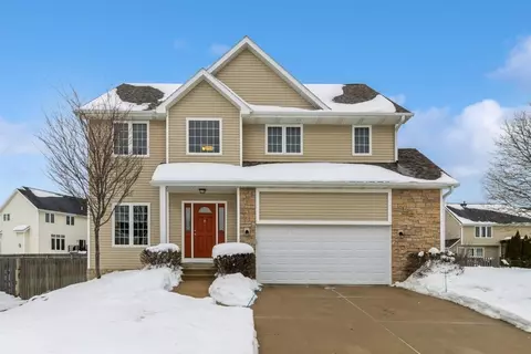 7855 Dakota Cir, West Des Moines, IA 50266