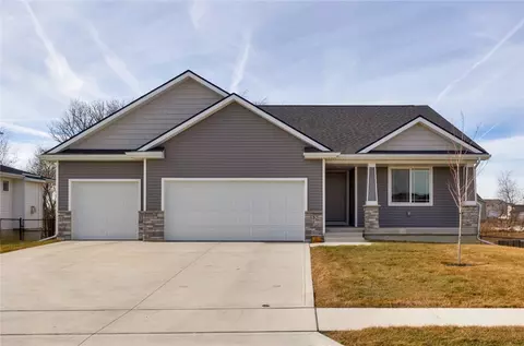 152 NW Pike Cir, Waukee, IA 50263