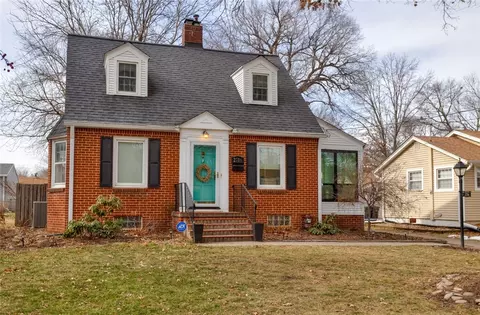 2716 46th St, Des Moines, IA 50310