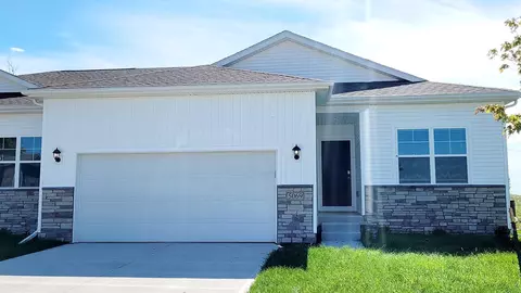 5069 Wisconsin Ave, Des Moines, IA 50317