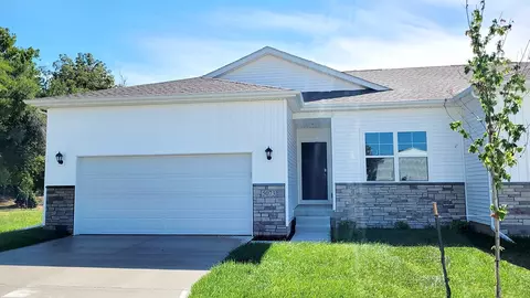 5073 Wisconsin Ave, Des Moines, IA 50317