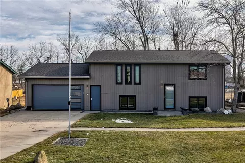 106 N 5th Ave, Huxley, IA 50124