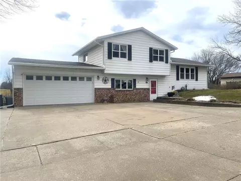 1607 Erie Dr, Harlan, IA 51537