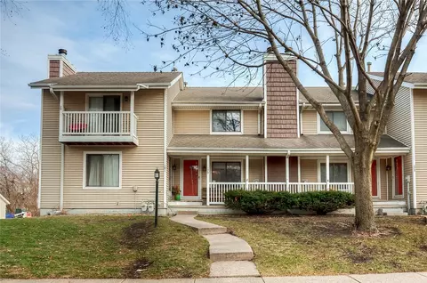 179 52nd St, West Des Moines, IA 50265