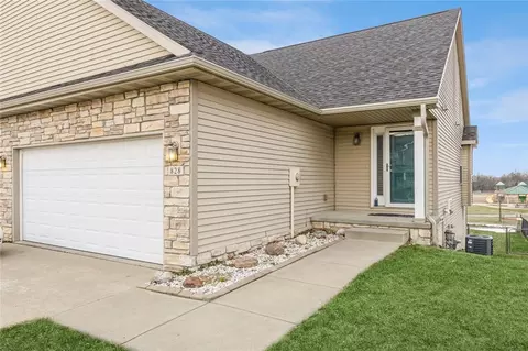 828 SW Springfield Dr, Ankeny, IA 50023