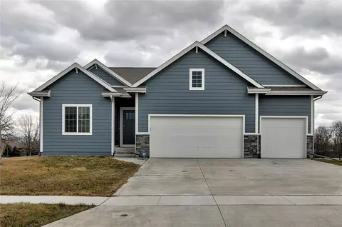 1001 Lost Lake Dr, Polk City, IA 50226