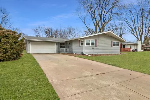 602 S 14th Ave W, Newton, IA 50208