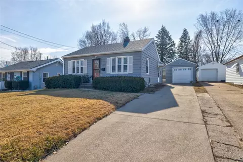 1539 Royer St, Des Moines, IA 50316
