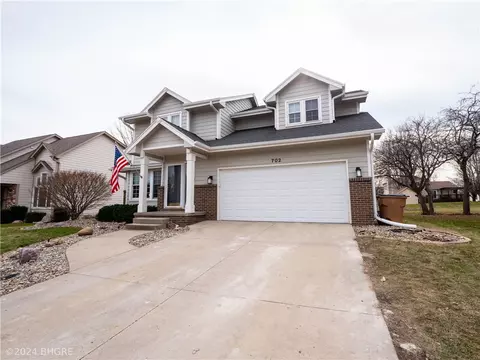 702 SE Dolan Dr, Grimes, IA 50111