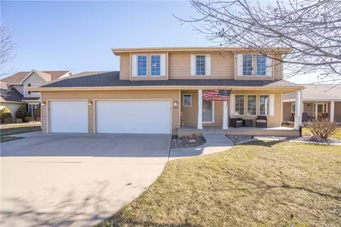 432 Oakwood Ct, Altoona, IA 50009