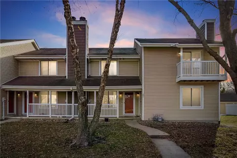 203 52nd St, West Des Moines, IA 50265